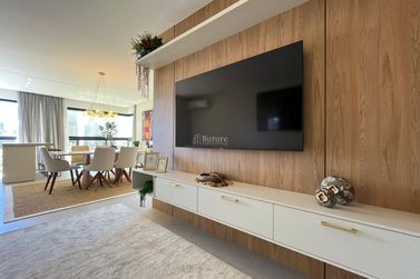 Apartamento &agrave; venda - 137m&sup2; - Meia Praia