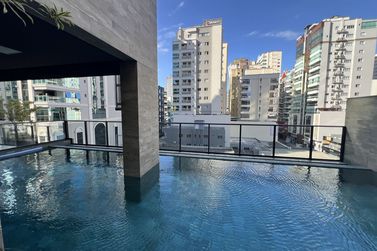 Apartamento &agrave; venda - 175m&sup2; - Meia Praia