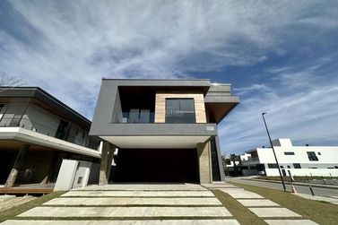 Casa &agrave; venda - 354m&sup2; - 