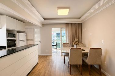 Apartamento &agrave; venda - 86m&sup2; - Centro