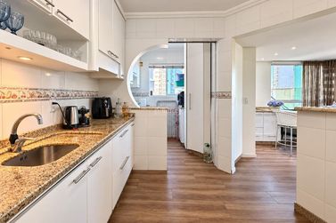 Apartamento &agrave; venda - 120m&sup2; - Barra Sul