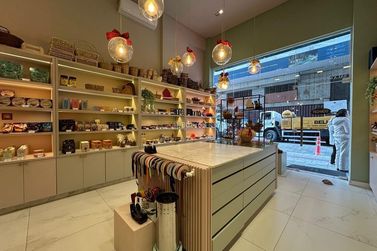 Sala Comercial &agrave; venda - 63m&sup2; - Meia Praia