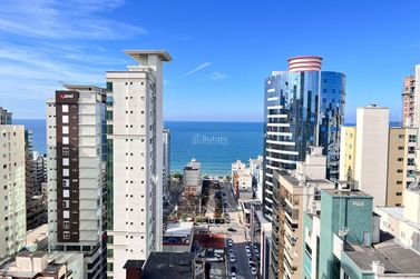 Apartamento &agrave; venda - 193m&sup2; - Meia Praia