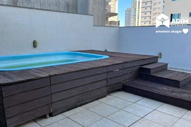 Apartamento para alugar - 160m&sup2; - Meia Praia