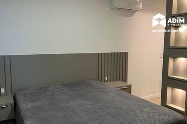 Apartamento para alugar - 200m&sup2; - Meia Praia