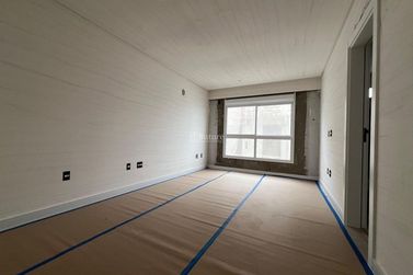Apartamento &agrave; venda - 180m&sup2; - Meia Praia