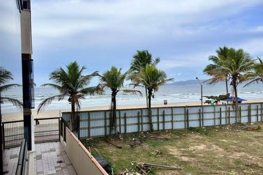 Apartamento &agrave; venda - 85m&sup2; - Meia Praia