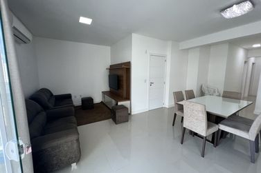 Apartamento &agrave; venda - 135m&sup2; - Meia Praia