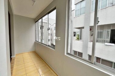 Apartamento para alugar - 75m&sup2; - Centro