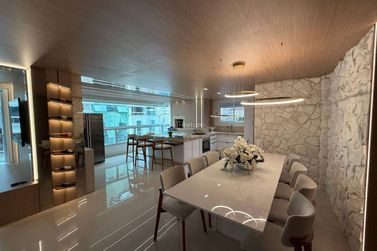 Apartamento &agrave; venda - 340m&sup2; - Meia Praia