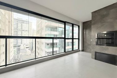 Apartamento &agrave; venda - 177m&sup2; - Meia Praia