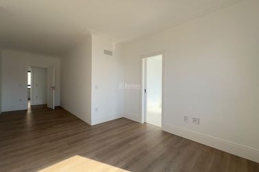 Apartamento &agrave; venda - 180m&sup2; - Meia Praia