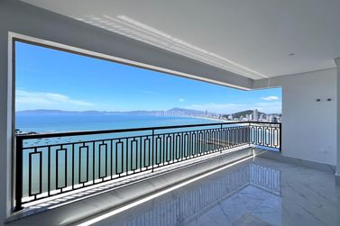 Apartamento &agrave; venda - 190m&sup2; - Centro