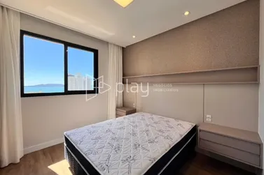 Apartamento &agrave; venda - 70m&sup2; - Meia Praia