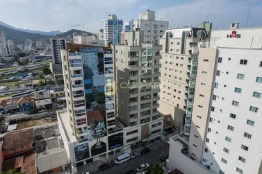 Apartamento &agrave; venda - 118m&sup2; - Meia Praia