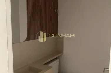 Apartamento para alugar - 182m&sup2; - Meia Praia