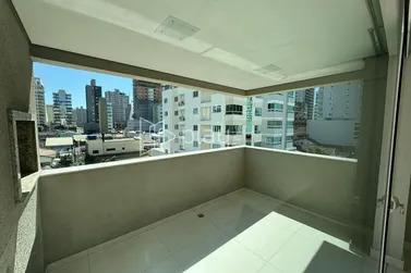 Apartamento &agrave; venda - 100m&sup2; - Meia Praia