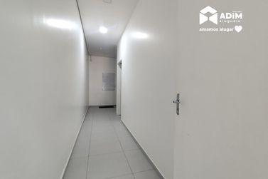 Sal&atilde;o Comercial para alugar - 180m&sup2; - Centro