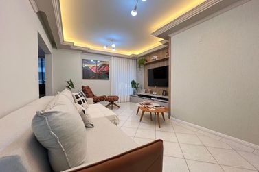 Apartamento &agrave; venda - 139m&sup2; - Meia Praia