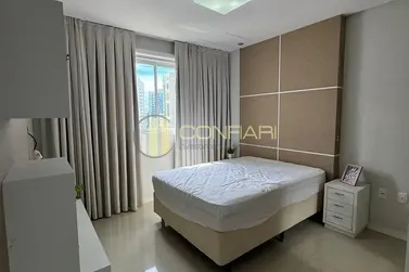 Apartamento &agrave; venda - 110m&sup2; - Meia Praia