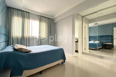 Apartamento &agrave; venda - 145m&sup2; - Meia Praia