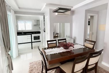Apartamento &agrave; venda - 85m&sup2; - Meia Praia