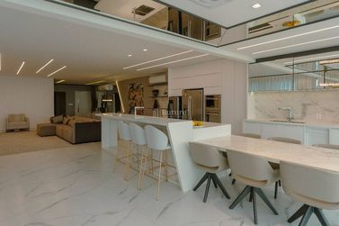 Apartamento &agrave; venda - 447m&sup2; - Centro