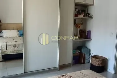 Apartamento &agrave; venda - 70m&sup2; - meia praia