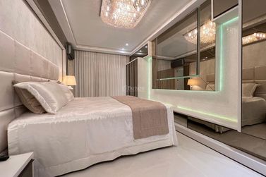 Apartamento &agrave; venda - 208m&sup2; - Meia Praia