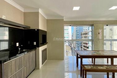 Apartamento &agrave; venda - 170m&sup2; - Meia Praia