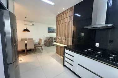 Apartamento &agrave; venda - 134m&sup2; - Meia Praia