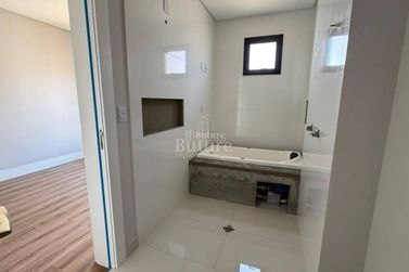 Apartamento &agrave; venda - 140m&sup2; - Meia Praia