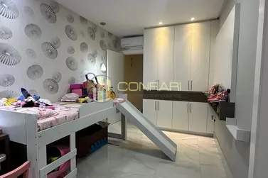 Apartamento &agrave; venda - 133m&sup2; - Meia Praia