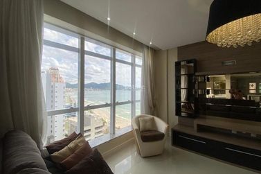 Apartamento &agrave; venda - 190m&sup2; - Meia Praia