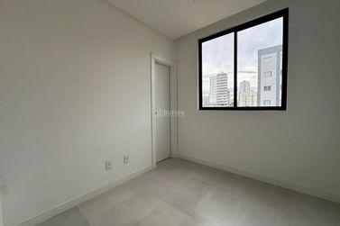 Apartamento &agrave; venda - 77m&sup2; - 