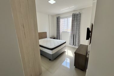 Apartamento &agrave; venda - 135m&sup2; - Meia Praia