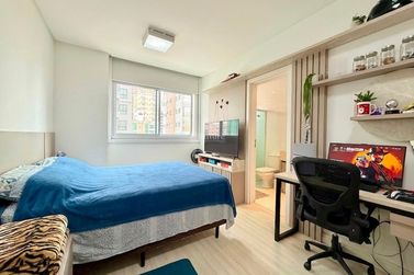 Apartamento &agrave; venda - 135m&sup2; - Meia Praia