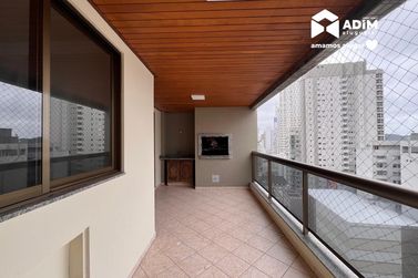 Apartamento para alugar - 101m&sup2; - Centro