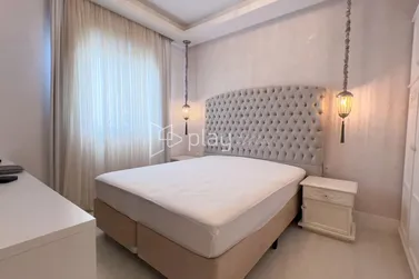 Apartamento &agrave; venda - 181m&sup2; - Meia Praia
