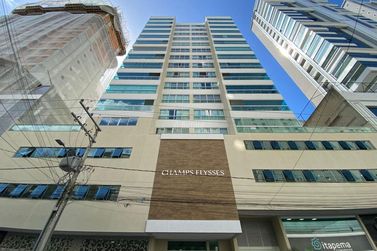 Apartamento &agrave; venda - 130m&sup2; - Meia Praia
