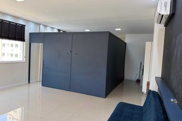 Sala Comercial &agrave; venda - 60m&sup2; - Meia Praia