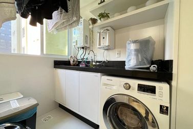 Apartamento &agrave; venda - 123m&sup2; - Meia Praia