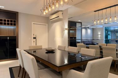 Apartamento &agrave; venda - 177m&sup2; - Centro