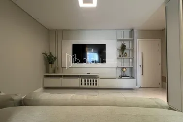Apartamento &agrave; venda - 159m&sup2; - Meia Praia