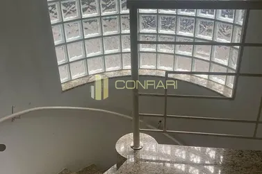 Casa &agrave; venda - 205m&sup2; - Meia Praia