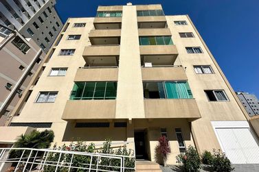 Apartamento &agrave; venda - 65m&sup2; - Meia Praia