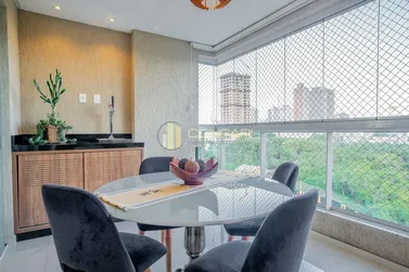 Apartamento &agrave; venda - 117m&sup2; - Meia Praia