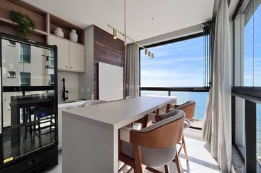 Apartamento &agrave; venda - 185m&sup2; - Meia Praia