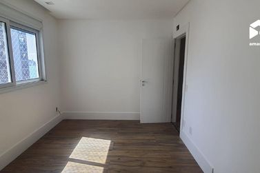 Apartamento para alugar - 238m&sup2; - Centro
