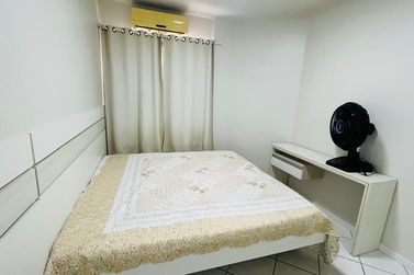 Apartamento &agrave; venda - 130m&sup2; - Meia Praia